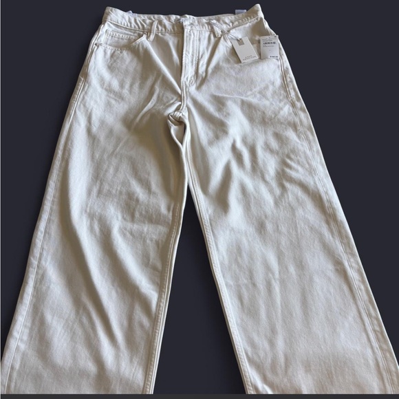 Good American NWT off-white Straight Leg Jeans - Picture 3 of 3